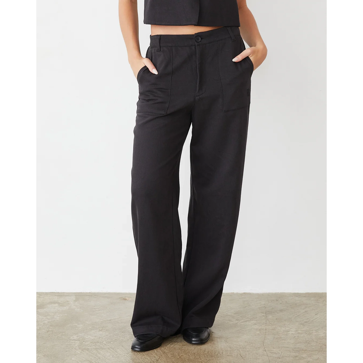 Soft Twill Patch Pocket Pant