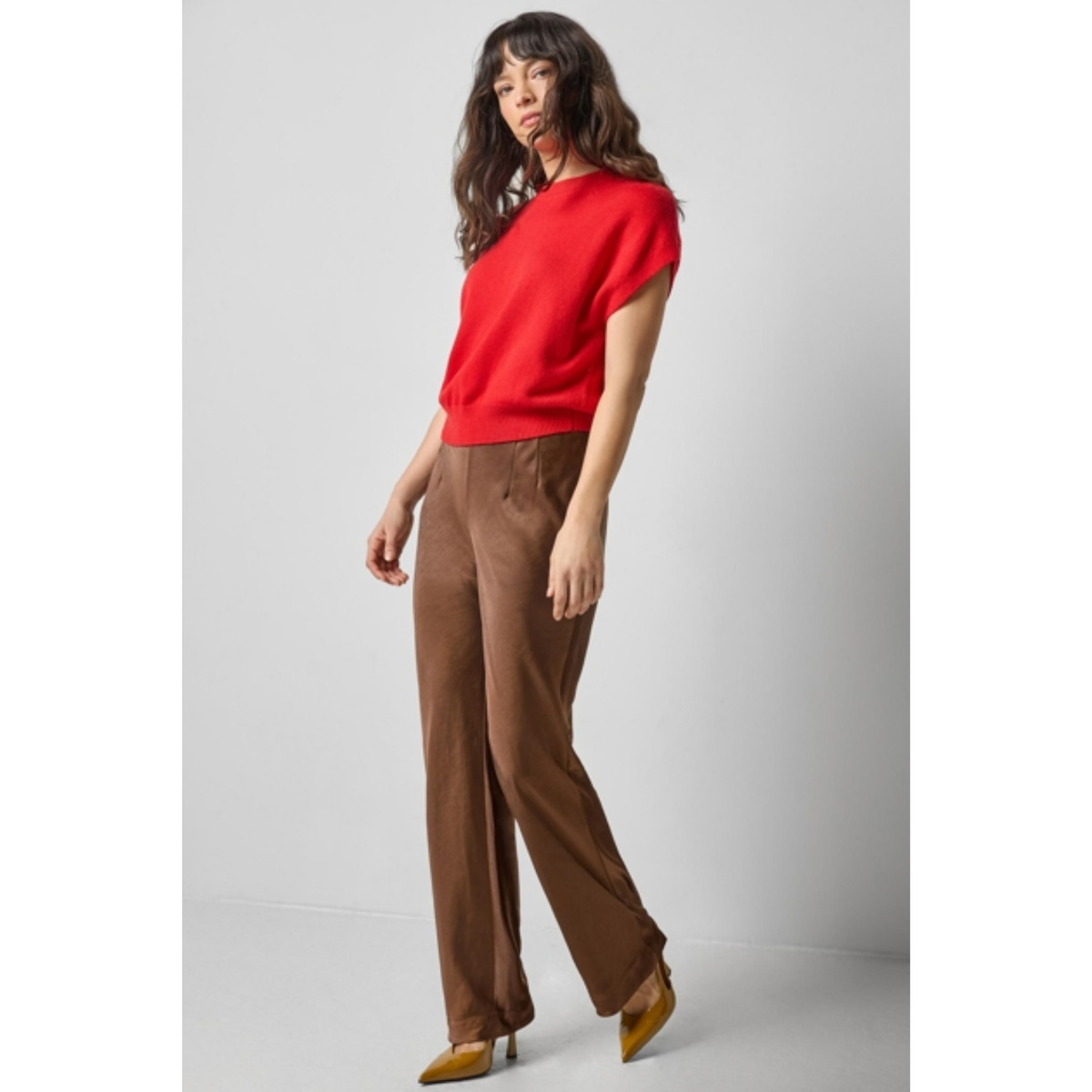 Banded Bottom Wedge Sweater - Caviar