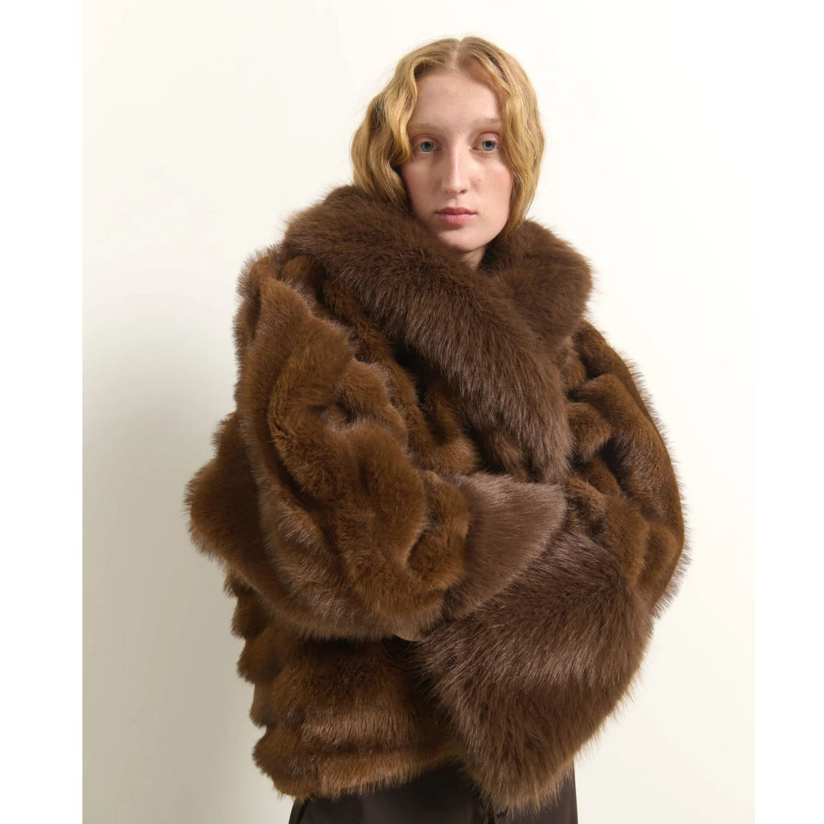 Cropped Faux Fur Jacket With Maxi Collar - Brown