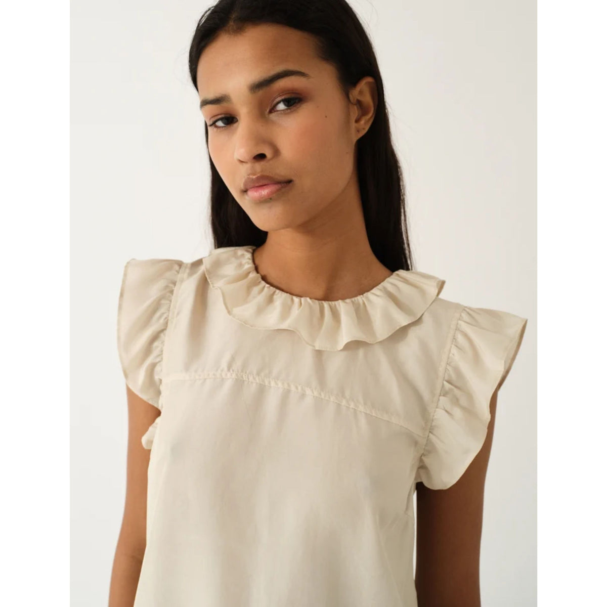 Darling Scallop Top - Ecru