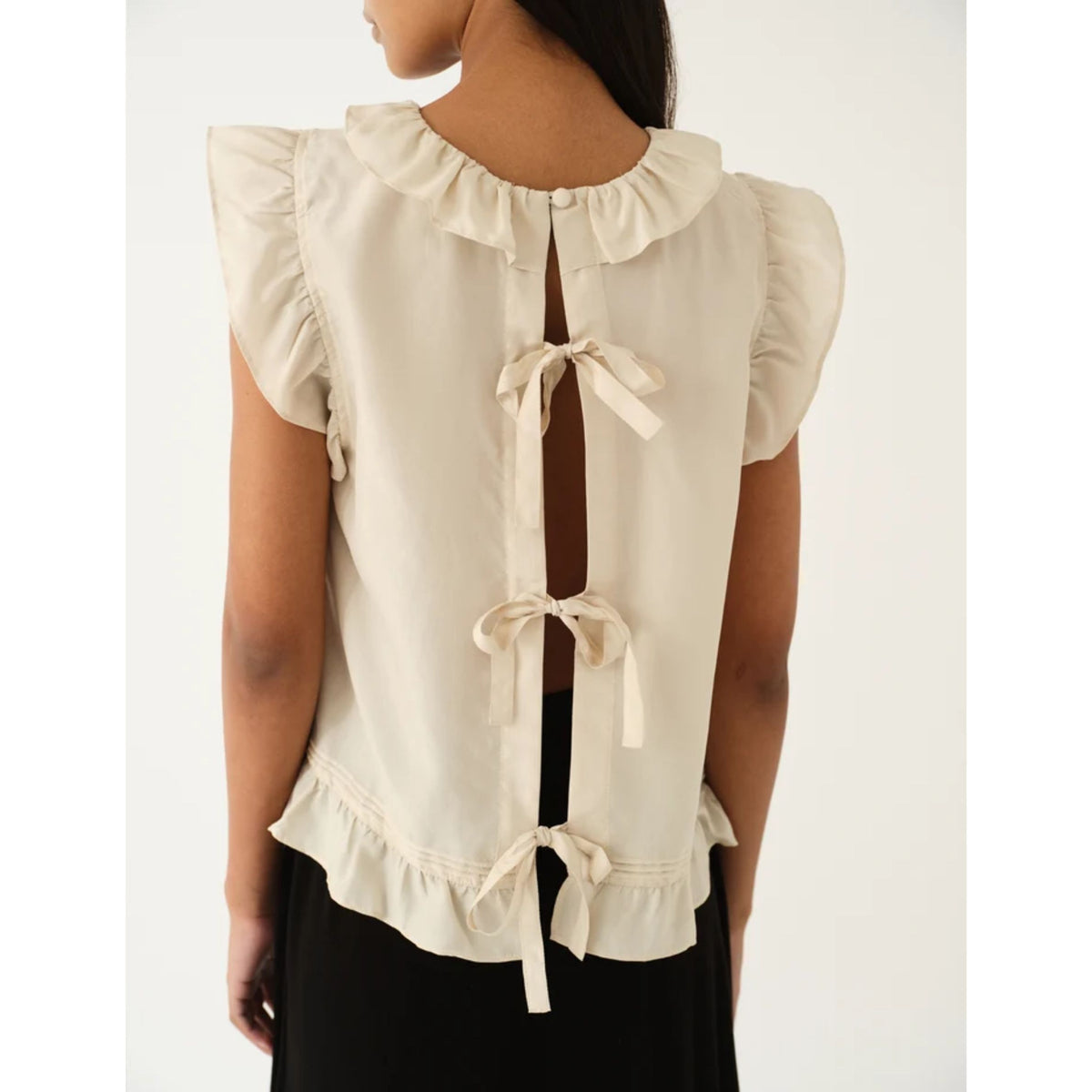 Darling Scallop Top - Ecru