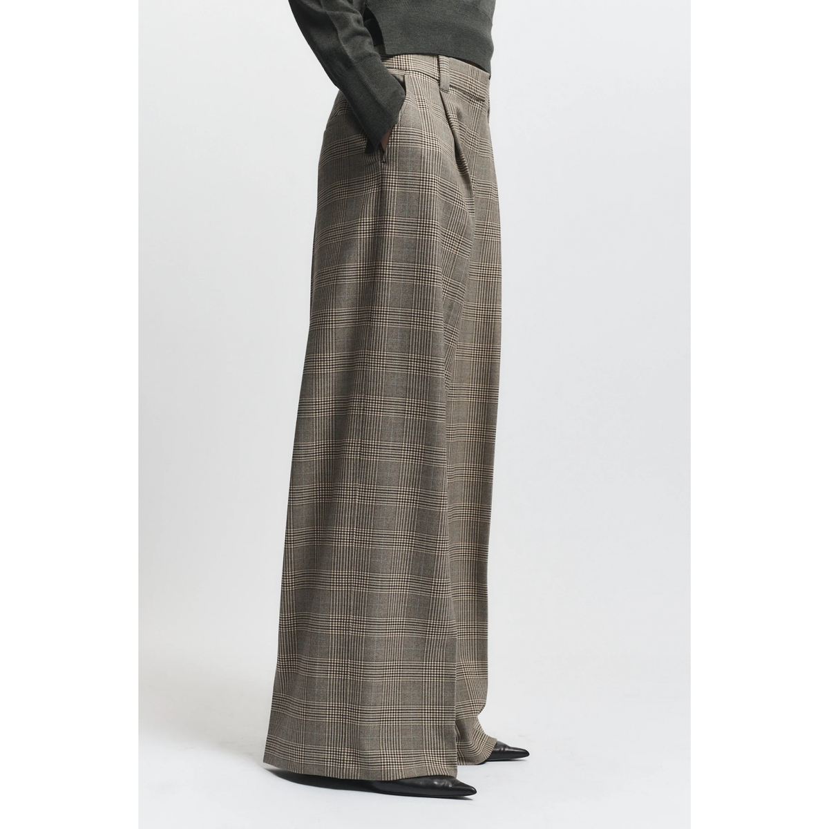 Everett Mid-Waisted Trouser - Balmoral Plaid