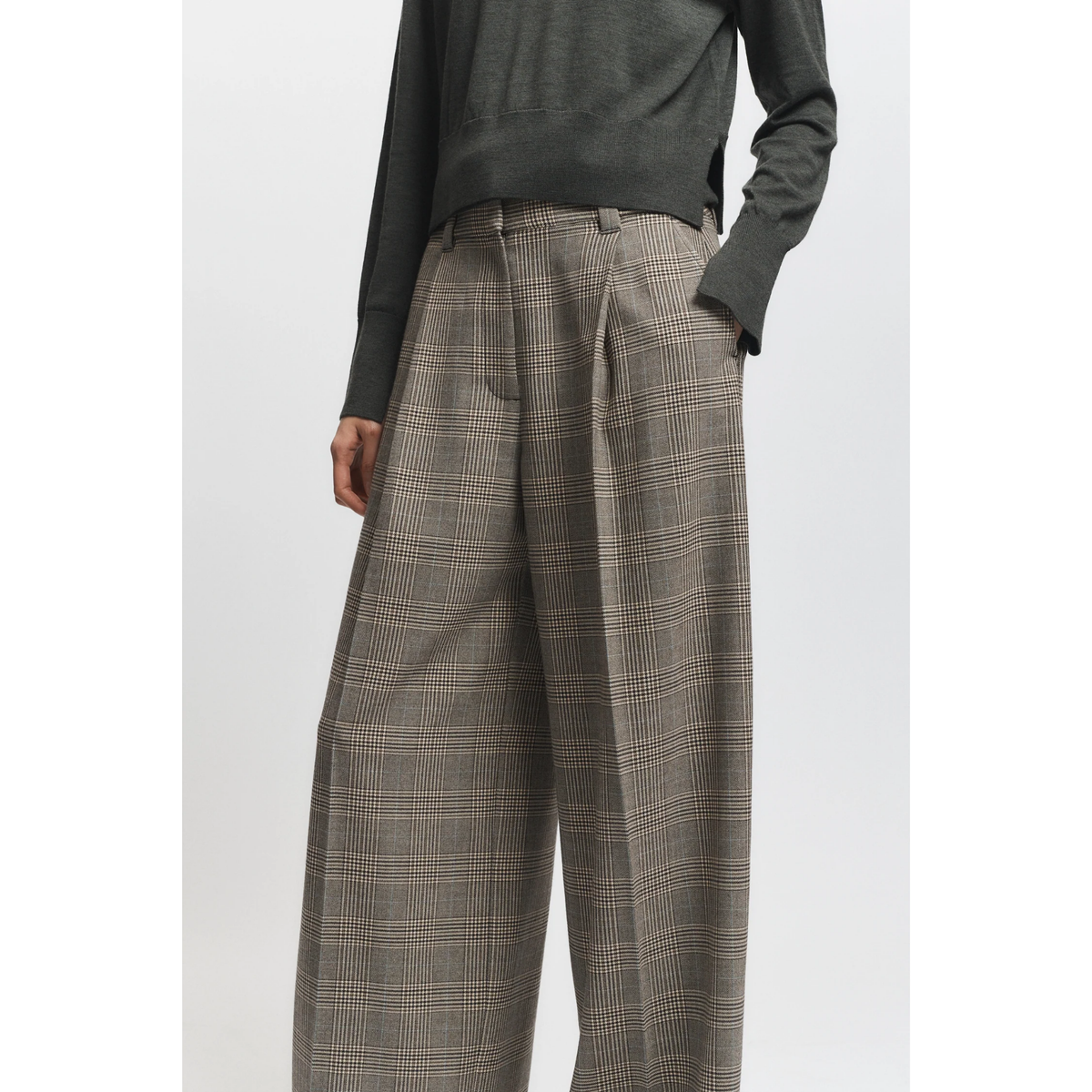 Everett Mid-Waisted Trouser - Balmoral Plaid