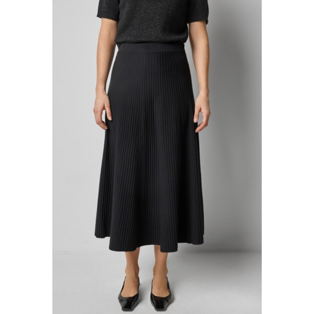 Flared Knit Skirt - Black