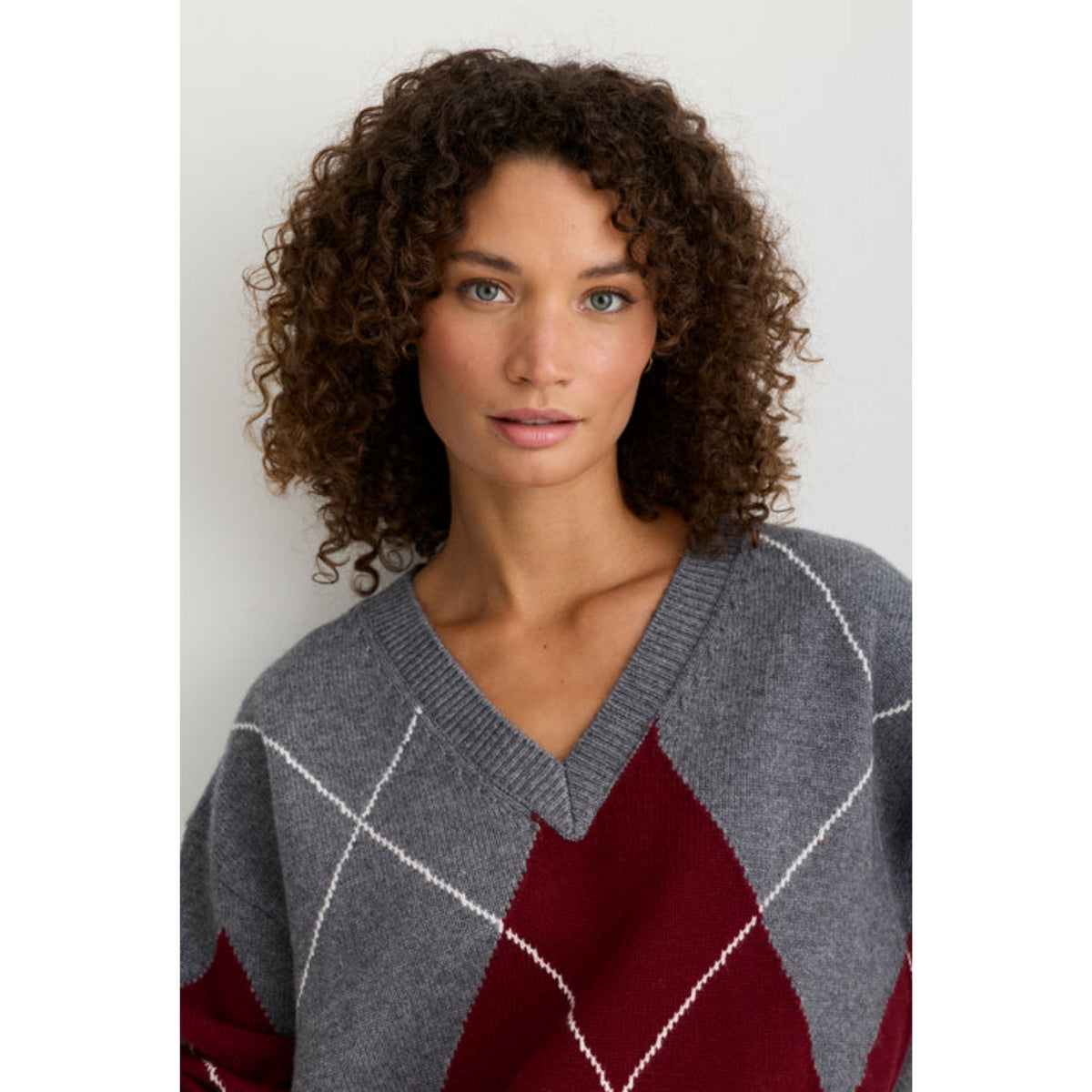 Islay V-Neck - Currant Argyle