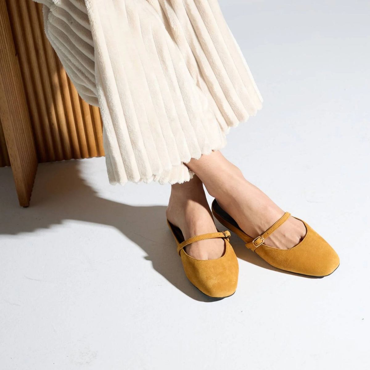 Lily Flat - Ochre Suede