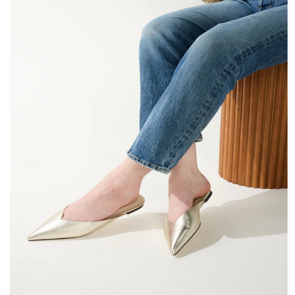 Nera Flat - Gold Metallic Leather