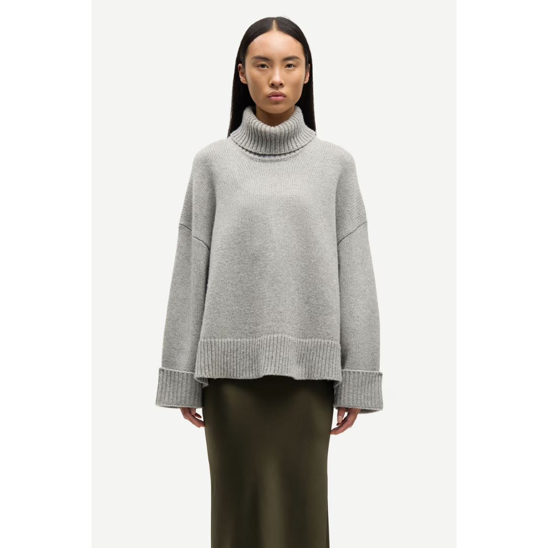Sakeiku Turtleneck