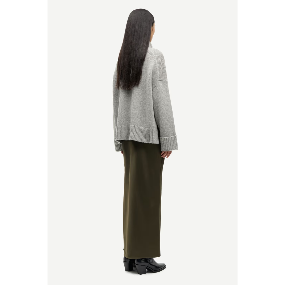 Sakeiku Turtleneck