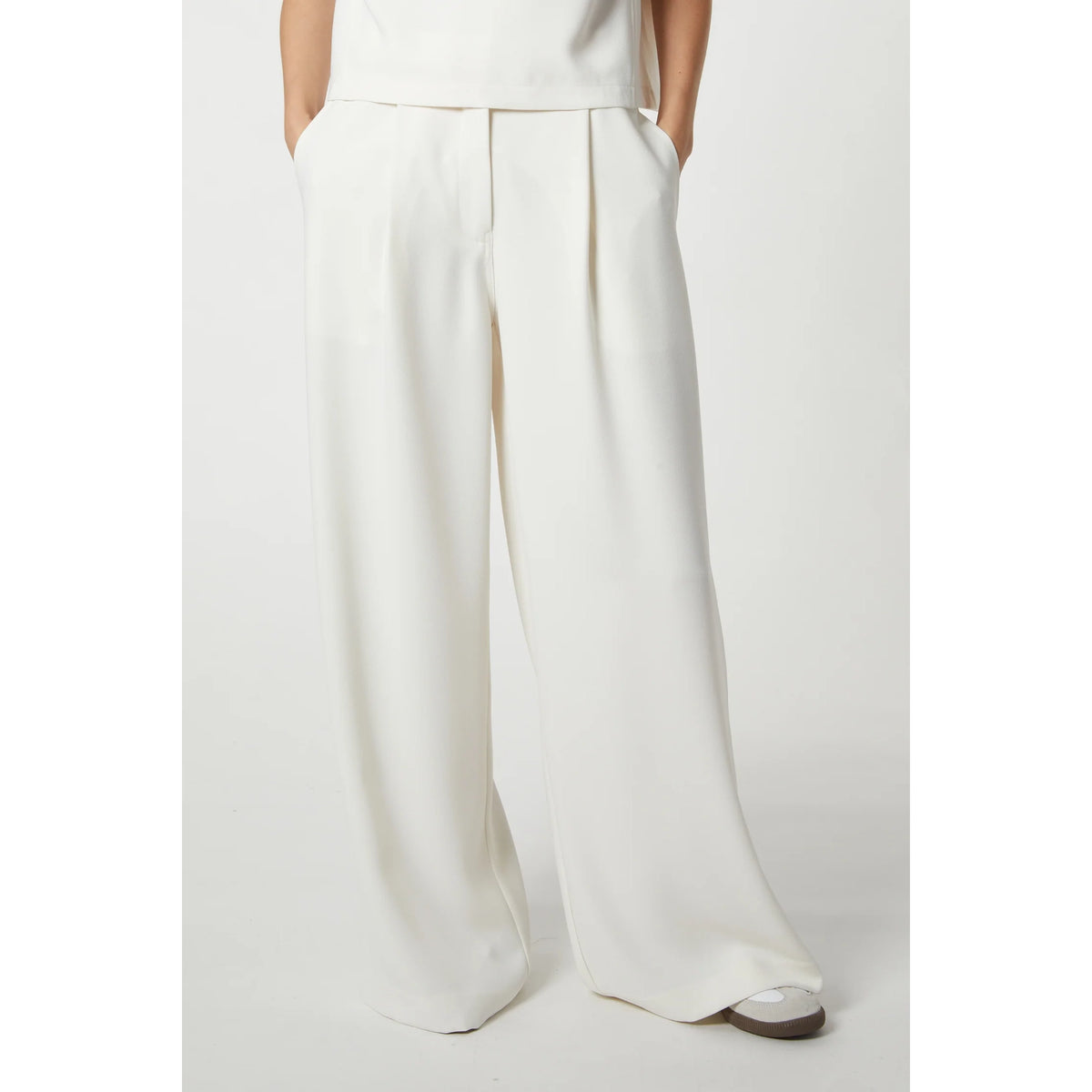 Neve Crepe Pant in Ivory