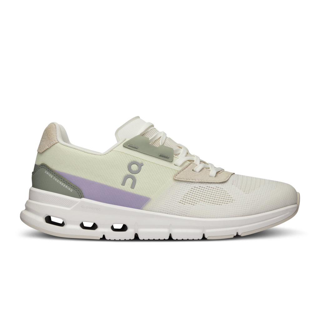 Women&#39;s Cloudrift in Undyed-White Wisteria