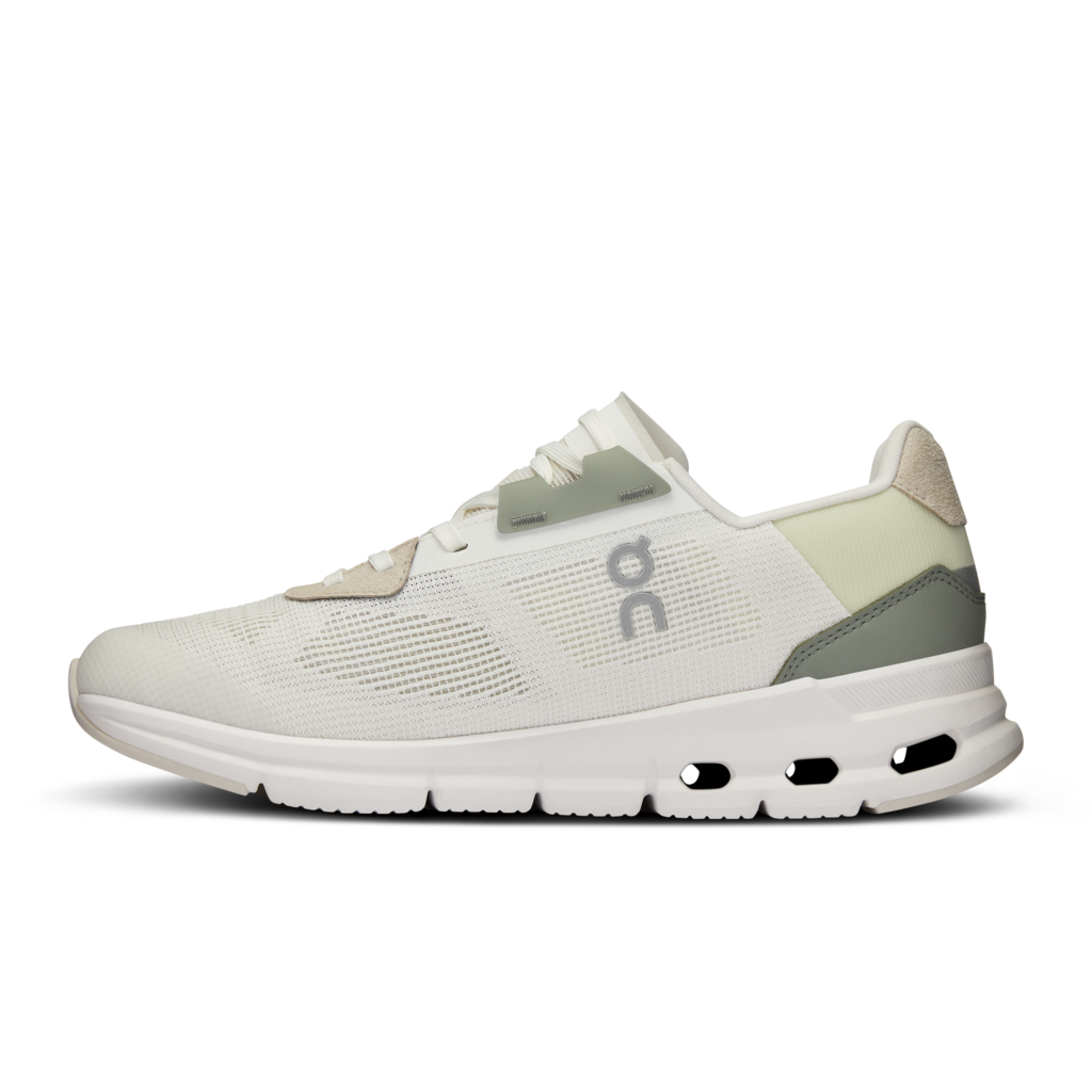 Women&#39;s Cloudrift in Undyed-White Wisteria