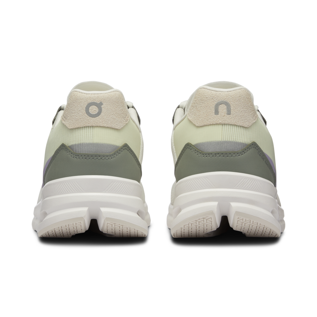 Women&#39;s Cloudrift in Undyed-White Wisteria