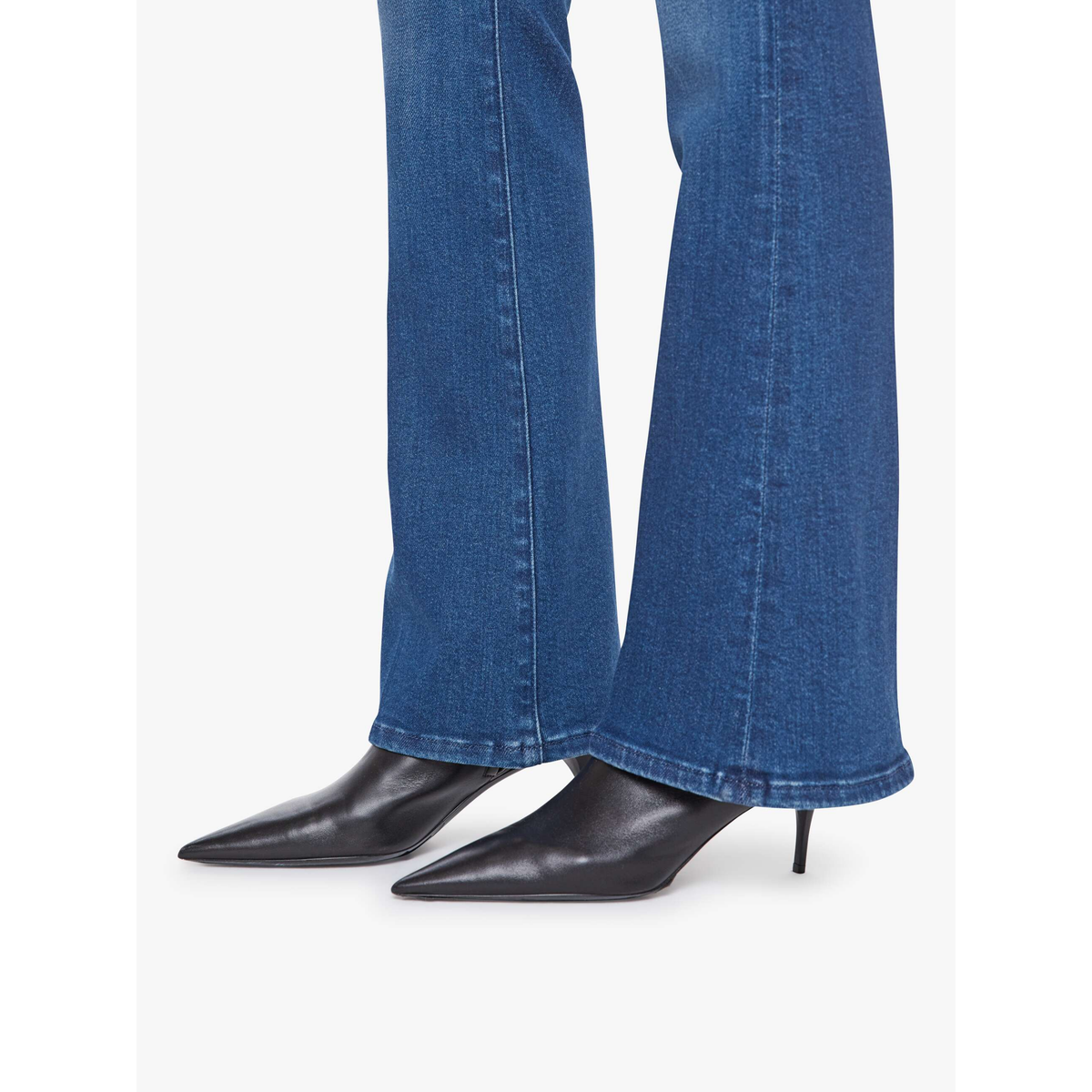 The Weekender - Nip It In The Butt